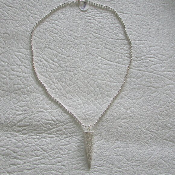 Silver Scroll Work Cone V-shaped Pendant Necklace - NEW - Picture 2 of 3